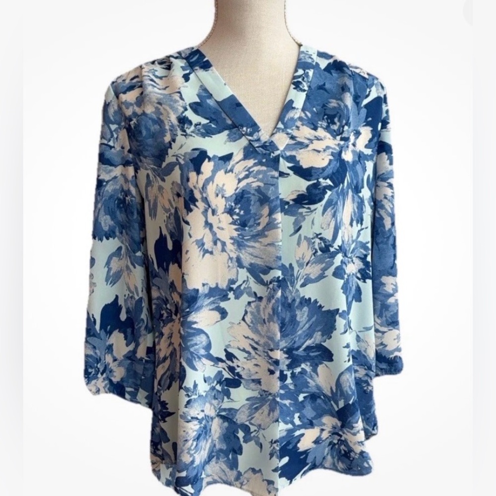 NWT Jones NY Blue White Floral V-Neck Women's Top 3/4 Sleeve Size PS